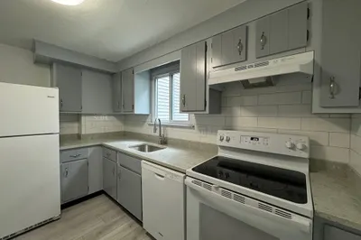 60 Whitewood Cir #1 1