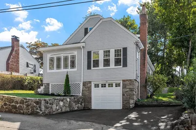 35 Pine Grove Ave 1