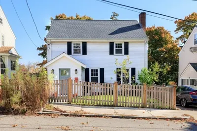 40 Chisholm Rd 1