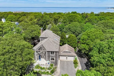 46 Clowes Dr 1