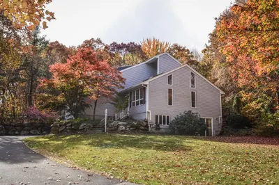 382 Central St 1
