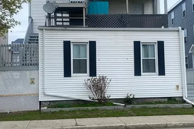 271 Shirley St #4