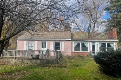 71 Wallace Rd