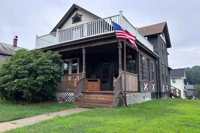 152 Chapin St
