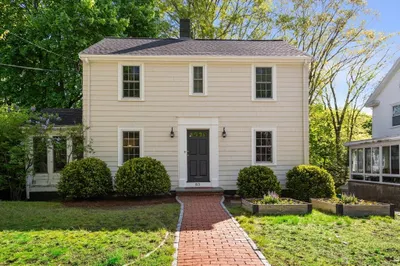 83 Dickerman Rd 1