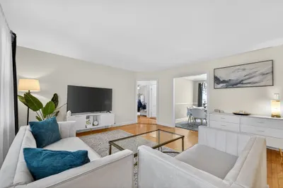 21 Hammond Pond Prkw Pkwy #2 1
