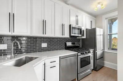 33 Shannon St #3