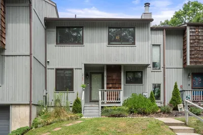 24 Meadowbrook Ln #24 1