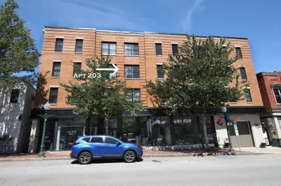 75 Main St #203 1