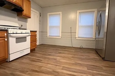 34 Enterprise St #2