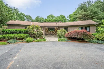 9 Bridle Path Way 1