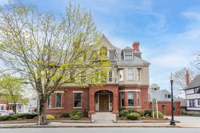 404 County St 1