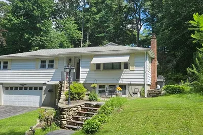 14 Lancaster St