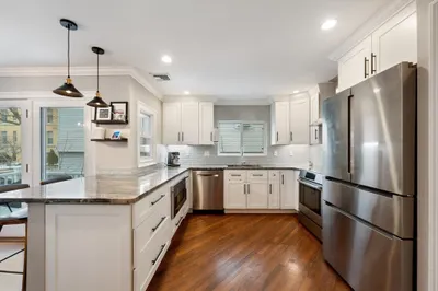 333 W 4th St #333