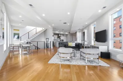 469 E 4th St #2