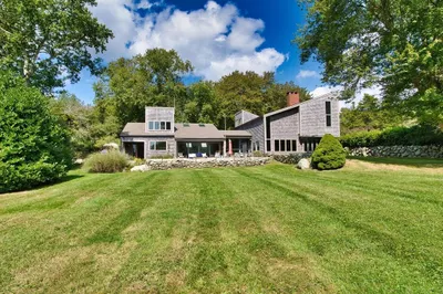 5 Fairview Ave