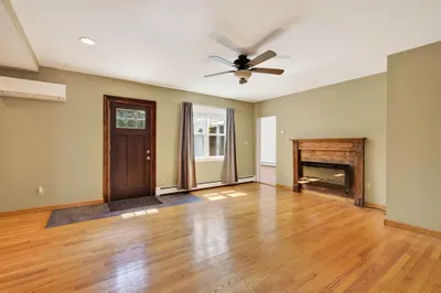 127 Mechanic St #1 1