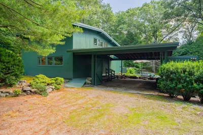 37 Peacock Farm Rd 1