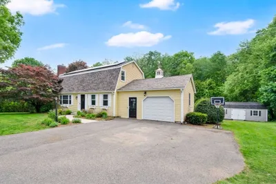 51 Lantern Ln 1