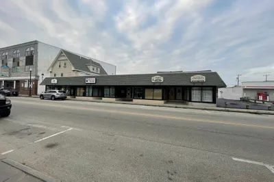 181 Main St 1