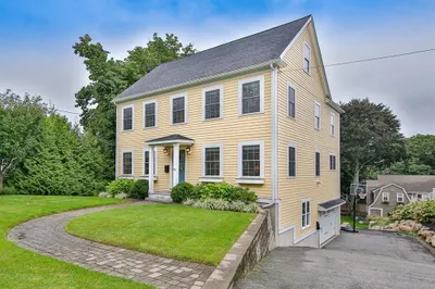 61 Old Mystic St 1