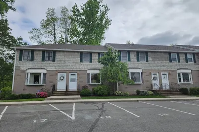 200 Lambert Terrace #18 1