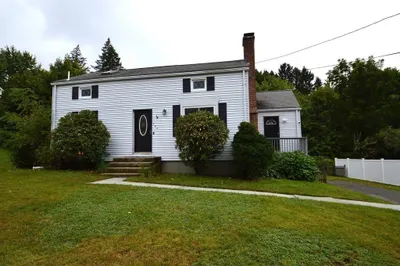 542 Hosmer St 1
