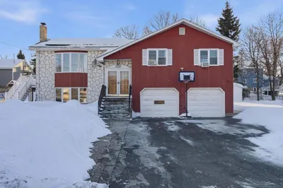 39 Swan Ave 1