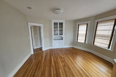 82 Walnut St #3