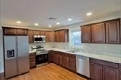 944 Warren Ave #2 F 1