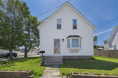 915 Rockdale Ave 1