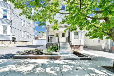 77 Swan St #1