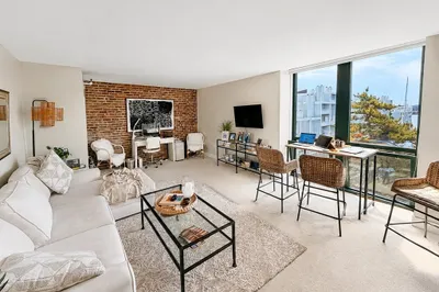 42 8th St #5407 1