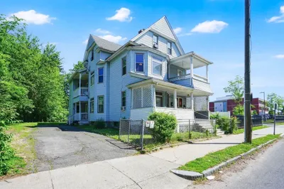 658 Union St 1