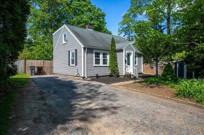 112 Salem End Rd