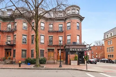 96 Chandler St #1