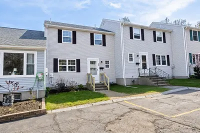 22 Warebrook Vlg #22 1