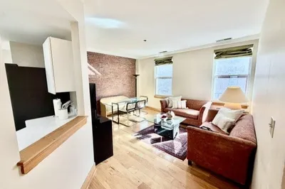 100 Fulton St #2T 1