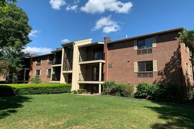 2366 Commonwealth Ave #1-3 1