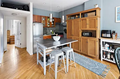 110 W 3rd St #3