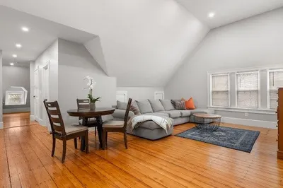169 Hunnewell Ave #3