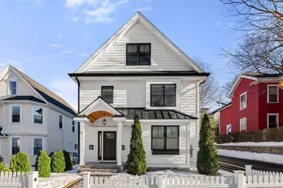 52 Cohasset St #1 1