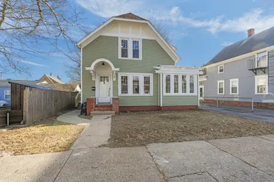 202 Jenckes St 1
