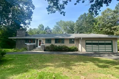 70 Pittroff Ave 1