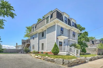 46 Port Norfolk Street #1 1