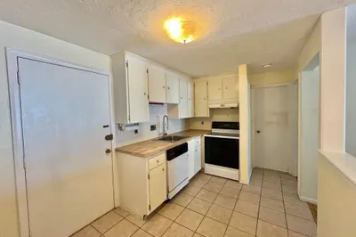 20 Hamilton Rd #201