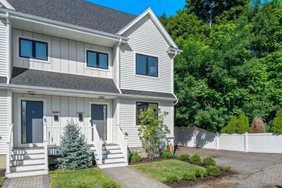 14 Brook Ave #2 1