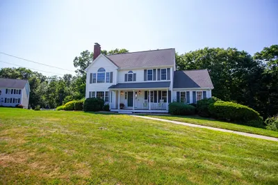 41 Christopher Dr 1