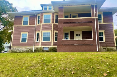 8 Hadwen Ln #1