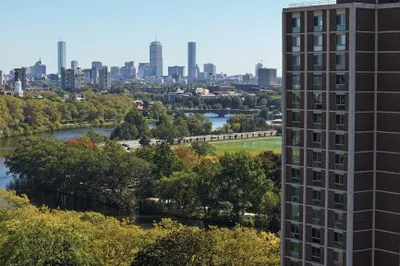 1010 Memorial Drive #7D&E 1